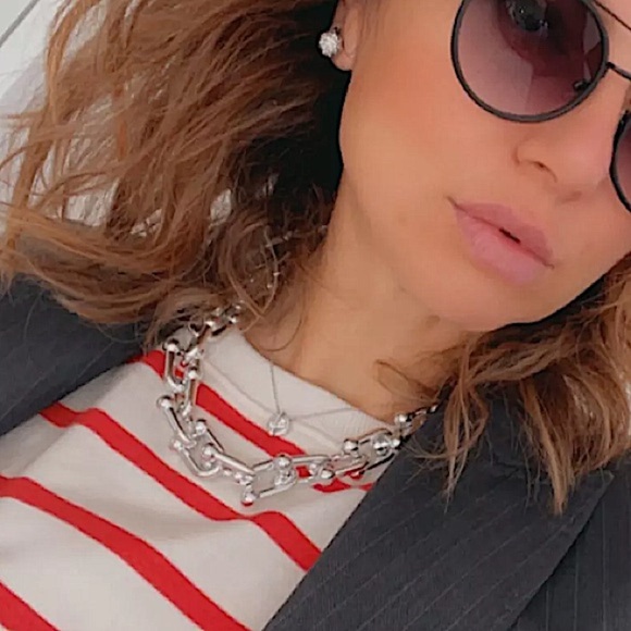 Silver U Link Exaggerated Necklace - Picture 3 of 5